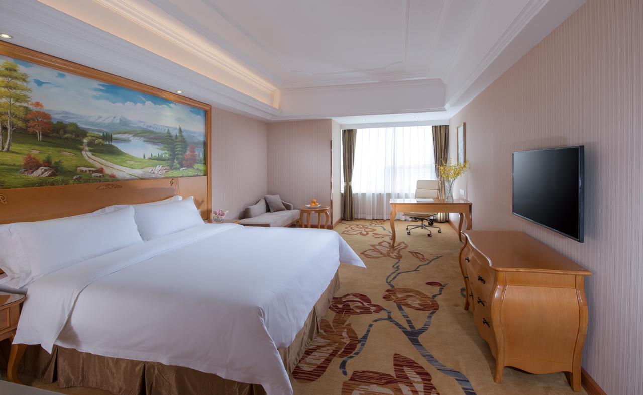 Vienna International Hotel Shanghai Pudong Huinan Exterior photo